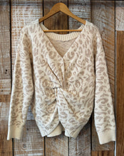 Load image into Gallery viewer, Entro Leopard Print Sweater, Size Large
