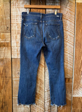 Load image into Gallery viewer, Mother Jeans, Size 31
